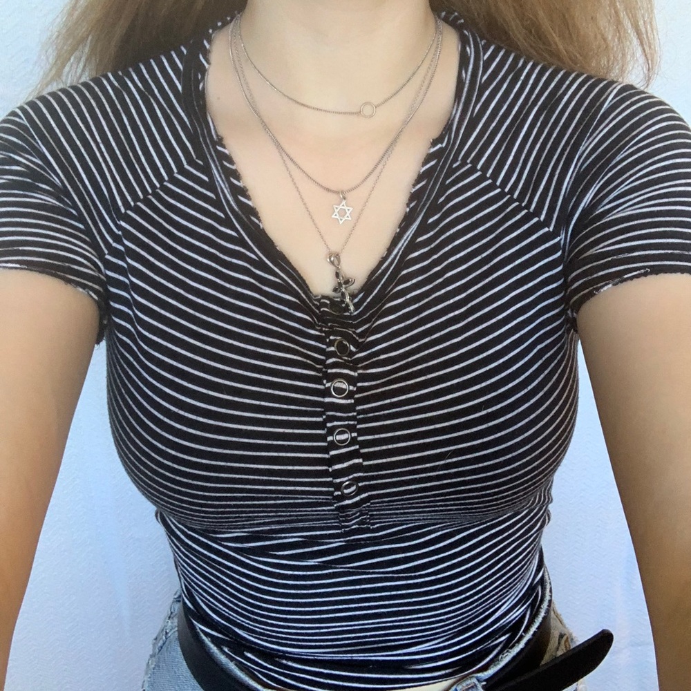 american eagle basic black and white fitting top
